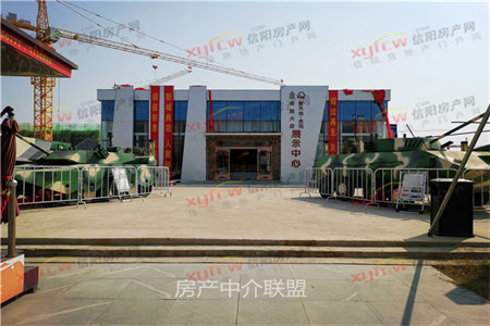 卫生院小区3室2厅1卫58万120m2精装修，证满五唯一